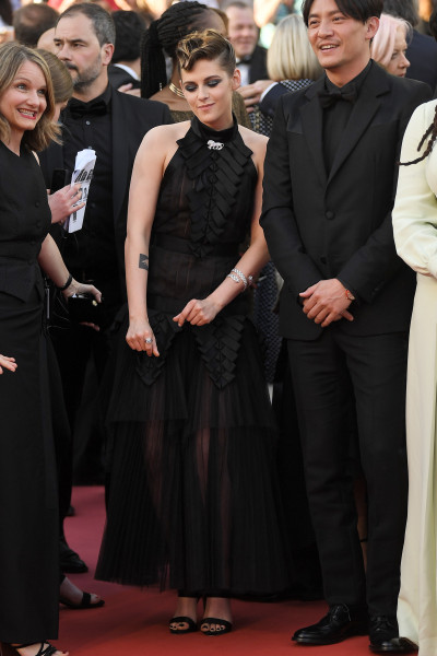 Thảm đỏ Cannes 2018: Phạm Băng Băng gây thất vọng vì kém sang, sao Hollywood khoe ngực triệt để